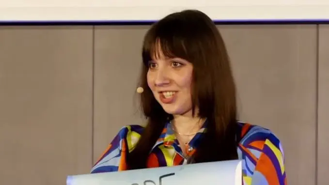 Caroline König at the CDG Science Slam